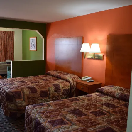 Royal Inn & Suites