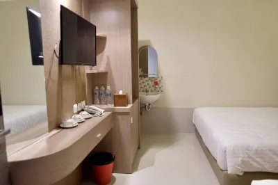 Style50 Homestay Hotels in Wonokromo