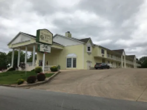 Spinning Wheel Inn Hotels in Branson