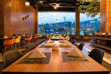 Parkside Gayo Petro Hotel Отели в г. Такенгон