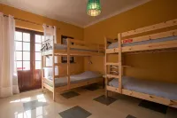 Ericeira Chill Hill Hostel & Private Rooms - Peach Garden
