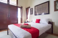 RedDoorz Syariah Near Ngade Lake Hotels in South Ternate