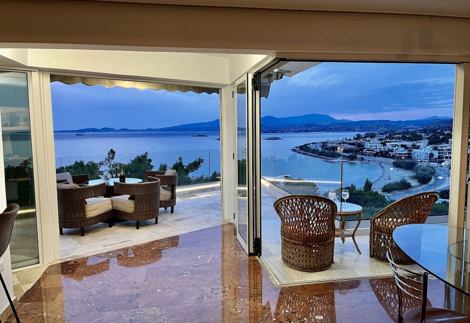 Hotel Luxurious 2-Bed Sea-Side Apartment in Saronida, Public Areas, Public Areas