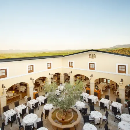 Adler Spa Resort Thermae Отели рядом с достопримечательностью «Val d'Orcia»
