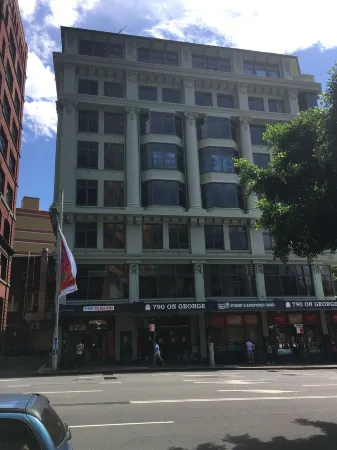 790 on George Отели рядом со станцией Сиднейская Центральная железнодорожная станция