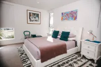Anchors Beach House Hotels in Princetown