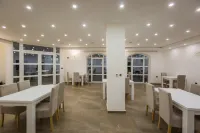 達普切維奇飯店 採蒂涅住宿飯店