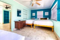 Frio River Cabins - balcony