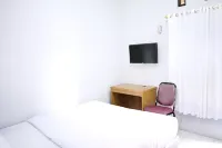 Amira Residence Hotels in Rawalumbu