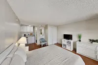 Hawaiian Monarch 916 Condo Hotels in 
