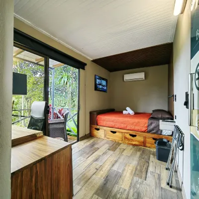 Hotel Contenedores Corporativos Hoteles en Quesada