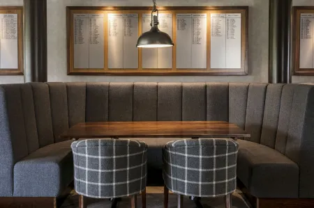 The Lodge @ Carus Green Отели рядом с достопримечательностью «Квакер Тапестри Музеум»