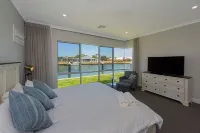 A Waterside Paradise - Geographe's Hidden Oasis