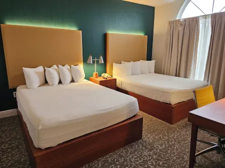 Montreal Suites Отели рядом с достопримечательностью «Бейзилика оф Нешнел Шрайн оф Мэри, Квин оф Юниверс»