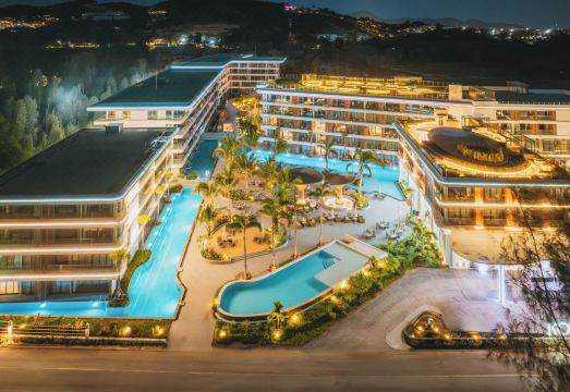 4. 코라 비치 리조..