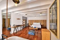 โรงแรมลอสอาแมนเตส โรงแรมใน