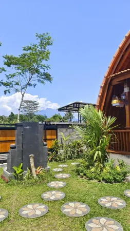 Green Pacing Lodge Отели рядом с достопримечательностью «Penglipuran Village»