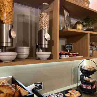 Best Western Plus le Picardy Dining/Meeting Rooms