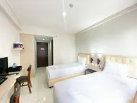 Comfort and Homey Studio Room (No Kitchen) Elvis Tower Apartment - 2-Star