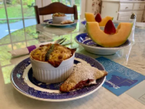 Elsa's Inn on the Harbor