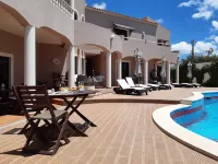 Casa Rosa Montes Hotels in Luz