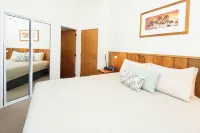 Whispering Pines Cottages - balcony