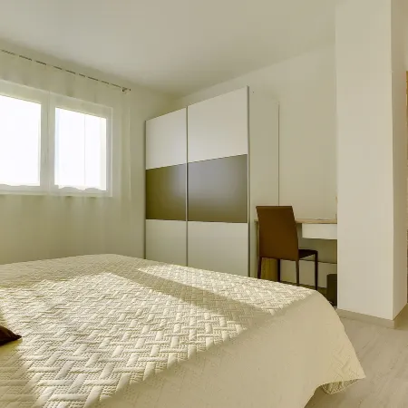 Comfortable House with Large Garden and Terrace, Near the Beach Hotels in Galižana
