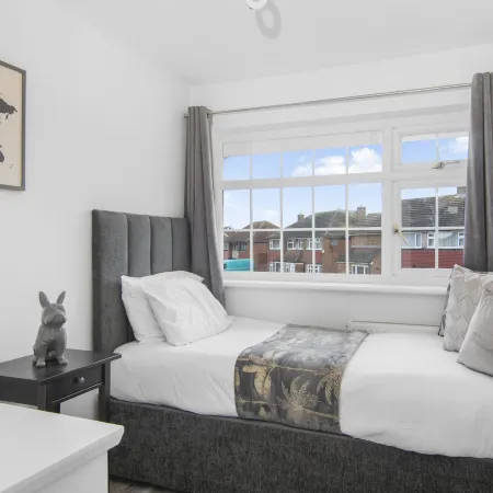 Gravesend 3 Beds by Jada Homes Hotel di Gravesend