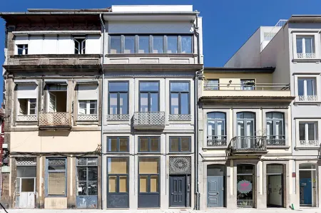 Urban House by LovelyStay Отели рядом с достопримечательностью «Церковь Святого Мартина Седофейта»