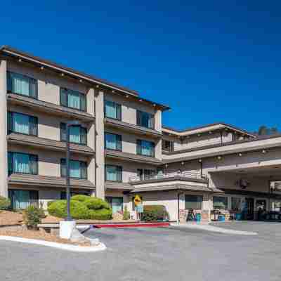 Yosemite Southgate Hotel & Suites Hotel Exterior