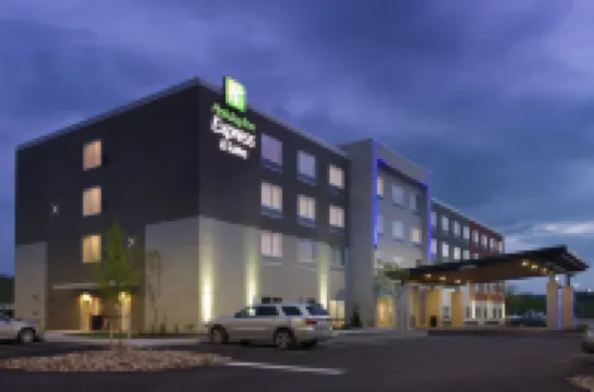 Holiday Inn Express & Suites ALTOONA by IHG Hotels in Blair County