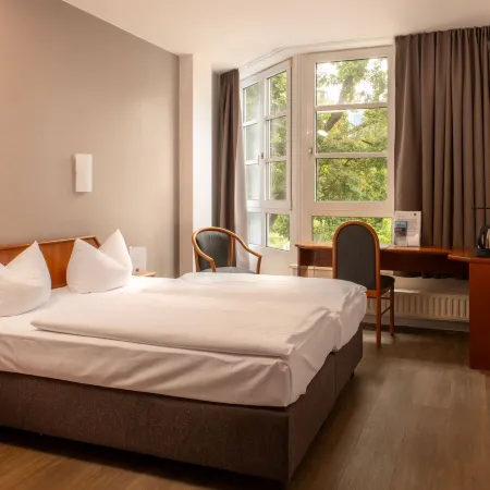 SensCity Hotel Berlin Spandau Отели рядом с достопримечательностью «Шпандау»