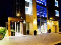 فندق هيريتيج Hotels near باليلولا