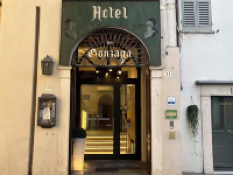 德格扎加酒店 曼托瓦酒店