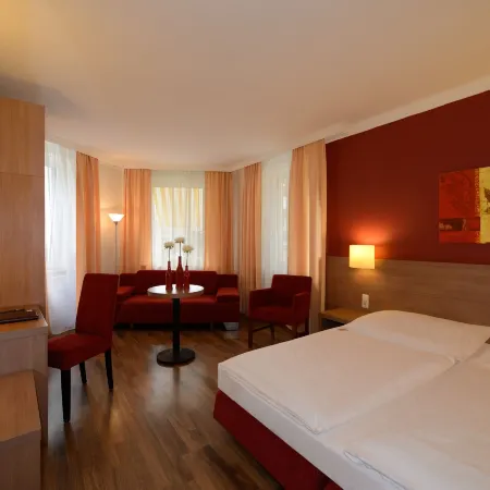 Hotel Marienthal Garni Отели рядом с достопримечательностью «Хорнский ипподром»