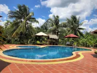 Mango Home Riverside - Pools