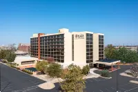 University Plaza Hotel Các khách sạn ở Springfield