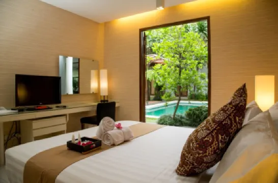 Chic Quarter Hotels near Shisha Cafe