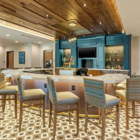 Holiday Inn Express Bettendorf - Davenport NE by IHG