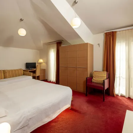 Accademia Hotel Отели рядом с достопримечательностью «Сан Джулиано»