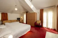 Accademia Hotel
