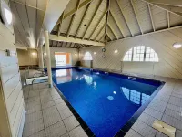 Holly Tree Hotel, Swimming Pool & Hot Tub - Pool