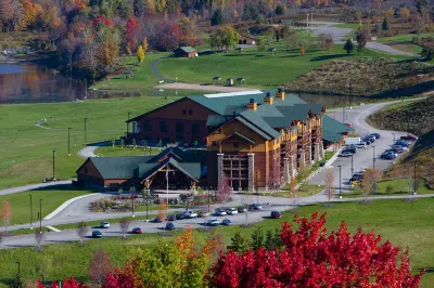 Hope Lake Lodge & Indoor Waterpark Hotel a 