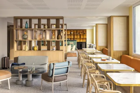 OKKO HOTELS Nice Aéroport Отели рядом с достопримечательностью «Musée des Arts Asiatiques»