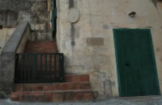 สโลว์ลิฟวิ่ง บีแอนด์บี