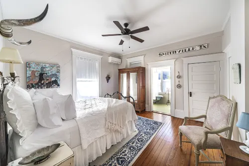 Katy House Bed and Breakfast Hotels in Smithville