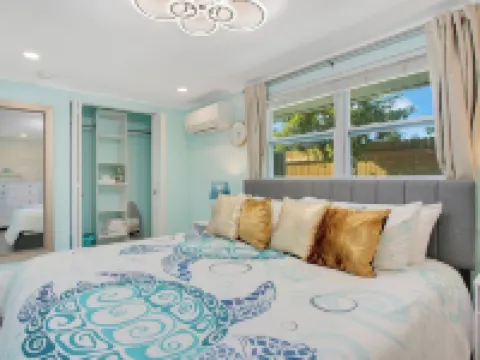 Turtle Walk - Walk to Gorgeous Beach! WALK to 12 different Restaurants! Hoteles en Longboat Key