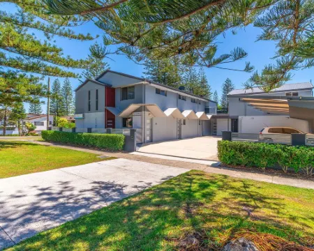 Adrift Apartments Hotels in Yamba