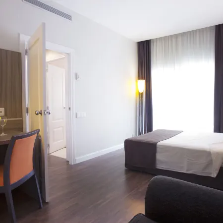 Hotel Serrano Отели рядом с достопримечательностью «Улица Серрано»