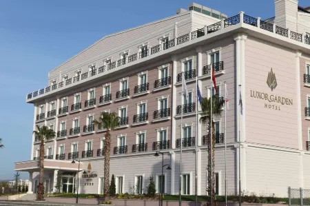 Luxor Garden Hotel Отели рядом с достопримечательностью «Aqua Reef Central»